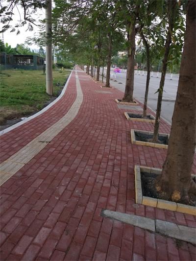 怎樣預(yù)防彩色路面磚在使用中出現(xiàn)問(wèn)題？